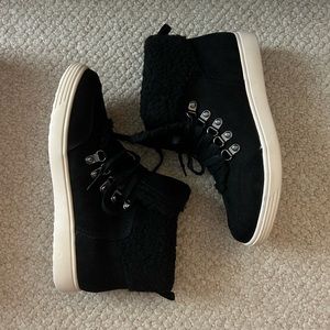 True Craft Black Lace Up Sneakers, Size 8.5